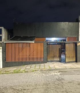 Prata House | Quarto em casa Pub conveniência