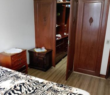 Praia do Canto House | Quarto no apartamento do anfitrião na Praia do Canto
