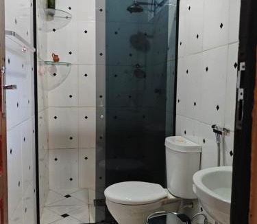 Canudos House | QUARTO PARA 3 PESSOAS em SÃO BRAZ, banheiro compartilhado