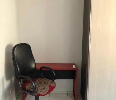 Vila Yolanda House | Quarto Privado em residência no Coração de Foz - casa e banheiro compartilhado