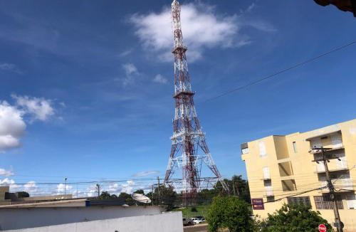 Sao Bento House | Quarto Queen com Ar, Bairro Nobre, Copa, mais Banheiro