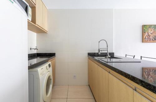 Asa Norte Apartment | Quarto, Sala e Cozinha integrada na 116 Norte
