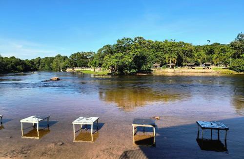 Coribe House | Quartos no Balneário próximos ao Rio Formoso