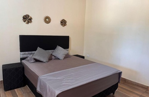 Encarnacion House | Quinta Piro'y