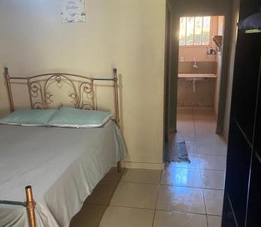 Lapinha da Serra House | Quintal da prainha Bar - pousada simples-beira da lagoa