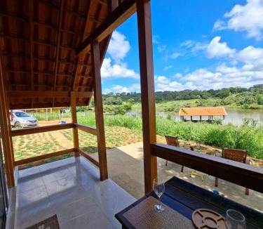 Sao Goncalo do Para Ski Chalet | Recanto da Lua - chalés com vista para lago