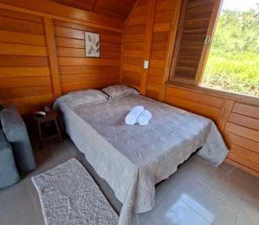 Sao Goncalo do Para Ski Chalet | Recanto da Lua - chalés com vista para lago