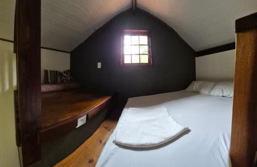 Ponte Branca House | Recanto da Margo 2, casa com acesso a cachoeira até 10 pessoas