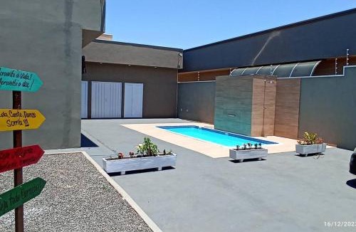 Olimpia House | Recanto Matheus, Casa confortável com estacionamento, wi-fi e piscina aquecida - Olímpia SP
