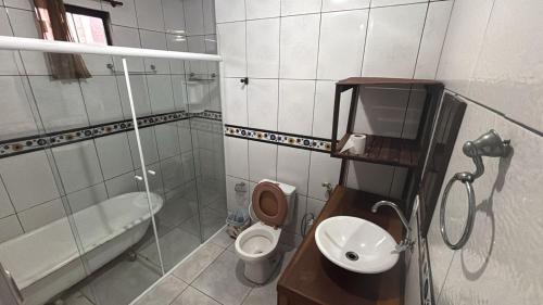 Balneario Praia do Leste Hotel | Recanto Pousada JU&JU com piscina COMPARTILHADA