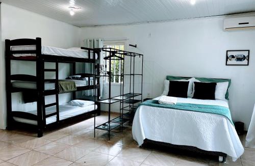 Bela Vista House | Refúgio até 8 pessoas Churrasqueira e pátio cercado