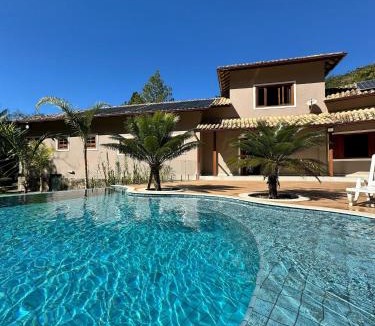Lumiar House | Refúgio em Lumiar: Piscina Aquecida, Área Gourmet e Rio Privado