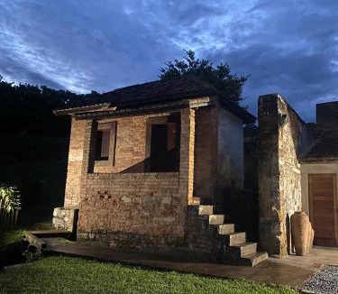 Monnerat House | Refúgio Mó de Pedra
