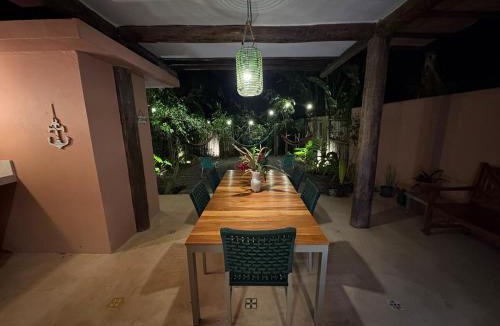 Camburi House | Refúgio na praia e na mata em condomínio