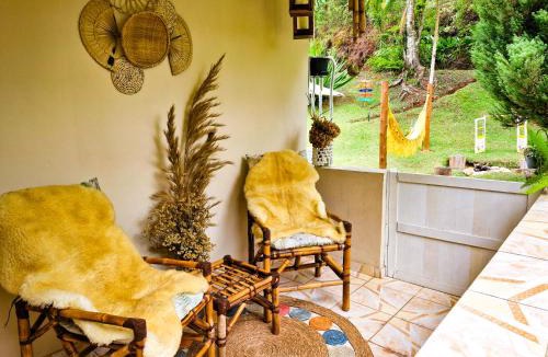Santa Teresa House | Refúgio Privativo e Acolhedor com Jardim e Fogo de Chão