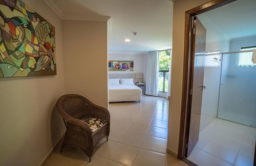 Foz do Iguacu Hotel | Refined Premium Suite | Free Breakfast, Pool Bar & 5 mi to Bird Park