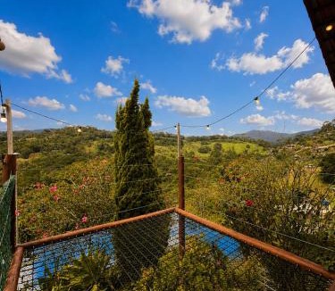Santo Antonio do Pinhal Cabin | Refugio nas Alturas LANDIN & CHARM