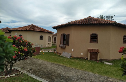Rio das Ostras House | Rent Beachfront Chalet with 2 refurbished suites bathroom PNE