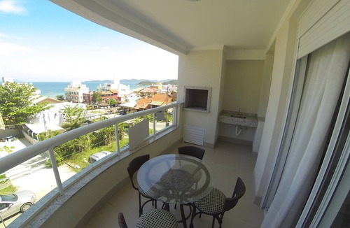 Quatro Ilhas Apartment | Res. Fit Acropolis 101