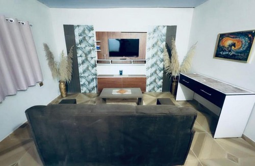 Presidente Franco House | Residencia Monday