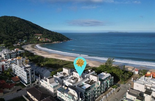 Quatro Ilhas Apartment | Residencial Ilha do Arvoredo - Praia de 4 Ilhas, próximo ao mar.