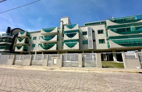 Quatro Ilhas Apartment | Residencial Ilha do Arvoredo - Praia de 4 Ilhas, próximo ao mar.