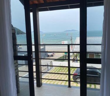 Pantano do Sul Apartment | Residencial Mariano 2 - Vista para praia e Mar