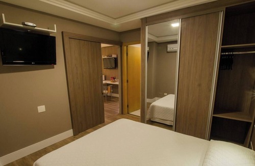Civic Center Hotel | Rest, Laugh & Recreation in a Spacious City Center Hideaway with Room for All