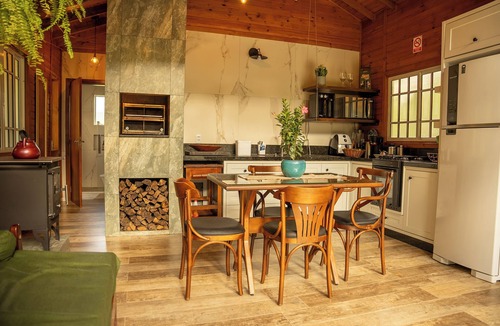 Aguas Mornas Cottage | River Valley Forest House Brazil