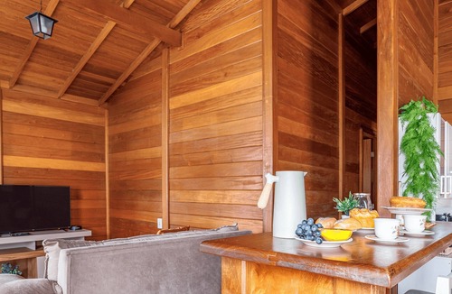 Caiacanga House | Riverside House - With Pool
