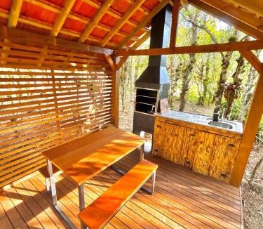Rancho Queimado Ski Chalet | Romantic Getaway with Jacuzzi and Breakfast in Rancho Queimado