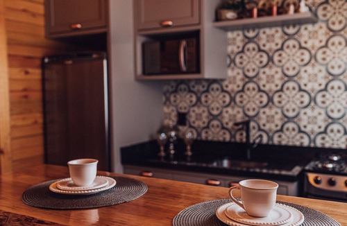 Rancho Queimado Ski Chalet | Romantic Getaway with Jacuzzi and Breakfast in Rancho Queimado