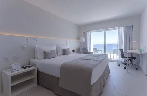 Recreio dos Bandeirantes Hotel | Romantic Getaway Room w/Panoramic Oceanic Views Over Recreio Beach