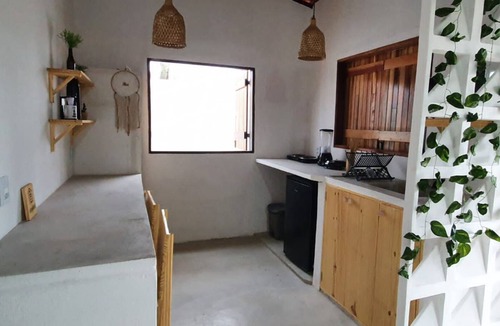 Aquiraz House | Rustic house in a gated community with a swimming pool.