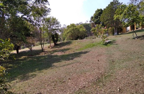 Salesopolis House | Sítio com Piscina, Campo, Lago Para Pesca e Acomodações Excelentes