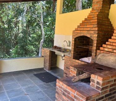 Rio Bonito Ski Chalet | Sítio com rio e muito verde!