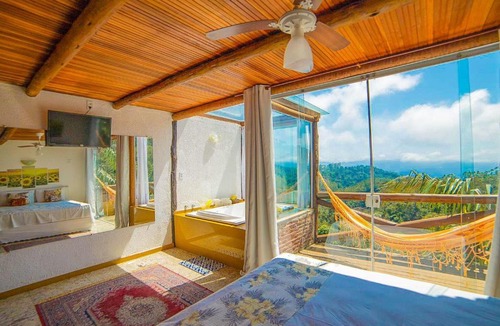 Isabel Cabin | Sítio Emanoel Bangalôs