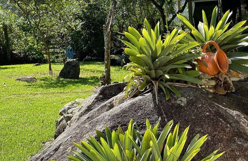 Canelinha House | Sítio Morada do Pai: Piscina e Descanso