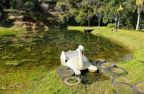 Alfredo Chaves House | Sítio Recanto dos Lagos piscina sauna e churrasqueira