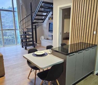 Czerniewicz Apartment | Saint Sebastian Flat 716 - Com Hidro! até 3 pessoas, Duplex, no centro