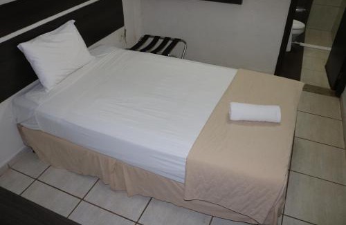Vila Messias Hotel | Samba Três Lagoas