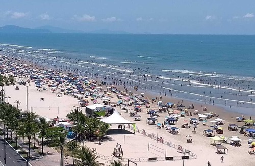 Maracana Apartment | SEA FRONT SWIMMING POOL BARBECUE WIFI INTERNET GAMES ROOM GARAGE CONCIERGE 24H