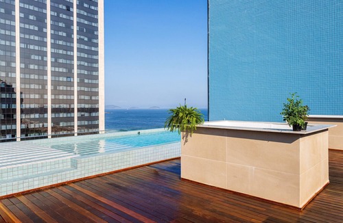 Copacabana Apartment | Sea View and Balcony with Bathtub | Q23