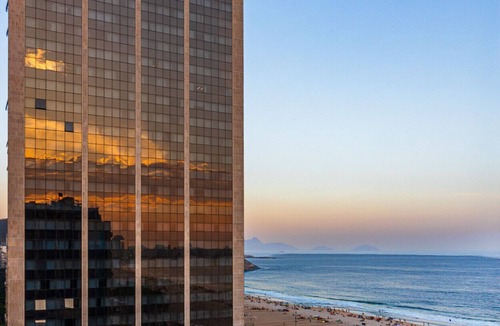 Copacabana Apartment | Sea View and Balcony with Bathtub | Q18