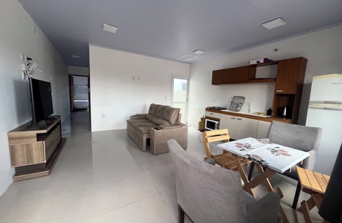 Passo de Torres House | Semi-detached house in Praia Pérola (1 block from the beach)