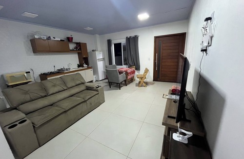 Passo de Torres House | Semi-detached house in Praia Pérola (1 block from the beach)