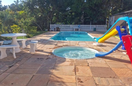 Santa Isabel House | Sitio lindo - ideal para festas e passar o dia 40pessoas