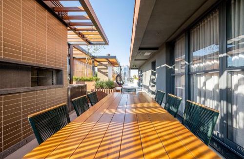 Rio Branco House | Skyline Parque Moinhos by LikeHome