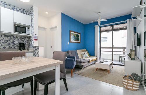 Lagoa da Conceicao Apartment | Smart TV | 300m from Lagoa | 600mb Wi-Fi #LA13M
