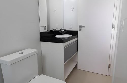 Palhoca House | Sobrado 3 com duas suítes, sacada e vista para o mar